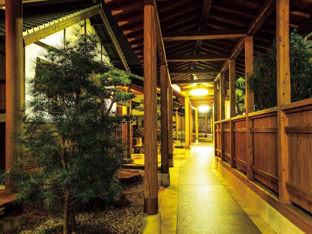 北方温泉 四季の里 七彩の湯 ホテル 武雄市 エクステリア 写真